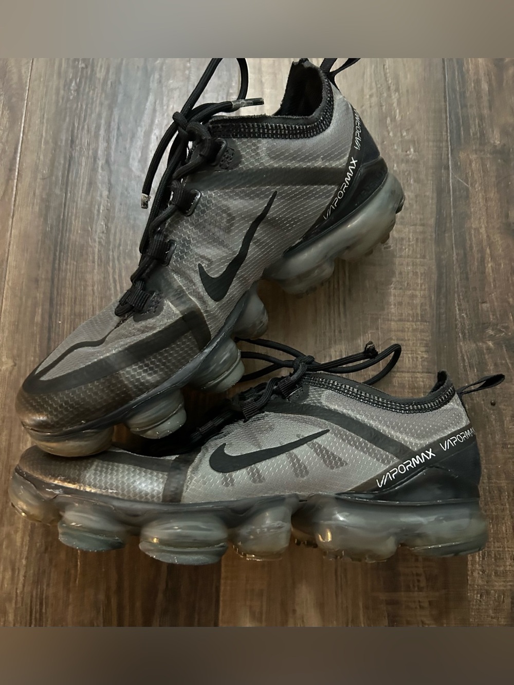 Nike Air VaporMax GS Gray/Black Sneakers Kids Size 5Y AJ2616-001